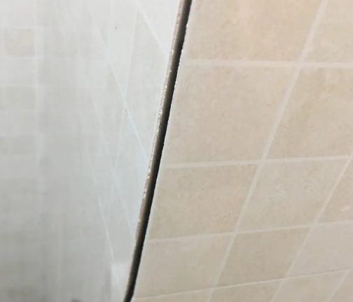 永年瓷砖空鼓维修公司分享阳台瓷砖脱落的修复过程可以分为以下几个步骤